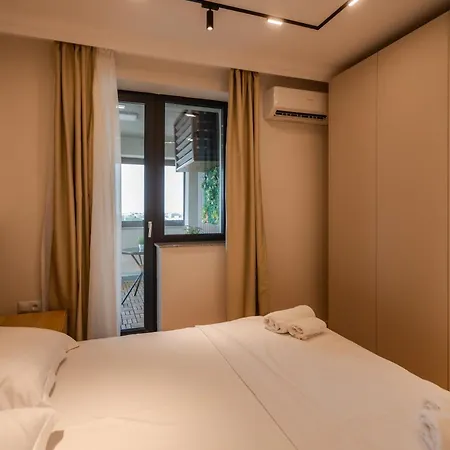 The Velvet Glow By Blvd 63b3 - Warm Modern With Elegant Design Apartment Bucharest