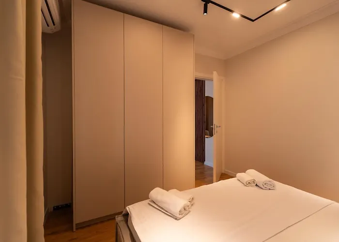 Apartament The Velvet Glow By Blvd 63b3 - Warm Modern With Elegant Design *