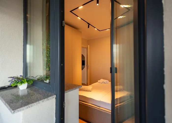 The Velvet Glow By Blvd 63b3 - Warm Modern With Elegant Design Апартаменти