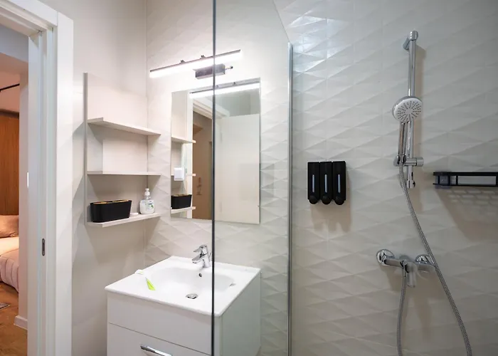 The Velvet Glow By Blvd 63b3 - Warm Modern With Elegant Design Apartament