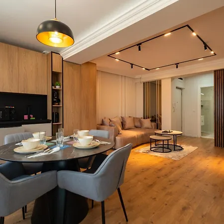 The Velvet Glow By Blvd 63b3 - Warm Modern With Elegant Design * 布加勒斯特